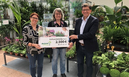 Dehner Hilfsfonds spendet an Tafel