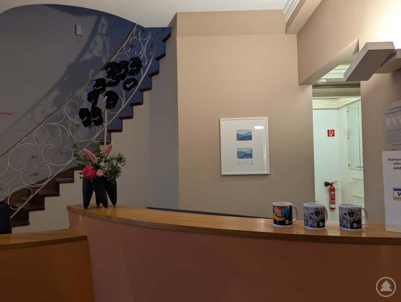 Gem&auml;lde von Leo Sch&auml;fer im Empfangsbereich der Kunstpraxis