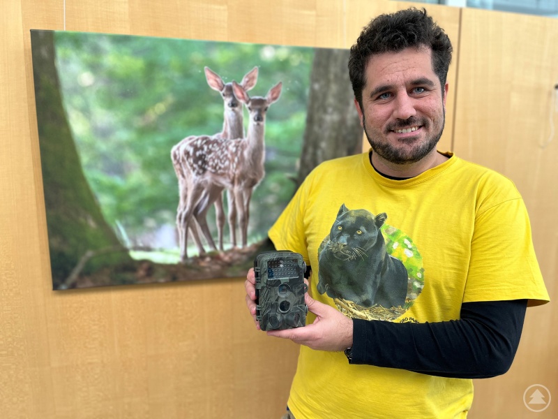 Maik Henrich hat mit Hilfe von automatisch auslösenden Wildtierkameras unter anderem die Populationsdichte von Rothirschen errechnet.