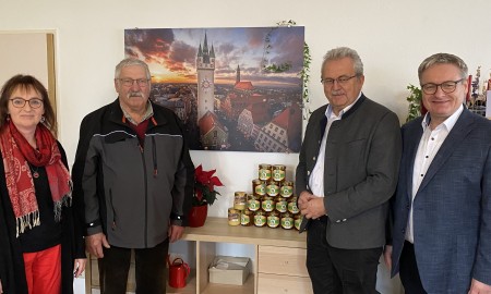 Honigspende an das Thomas-Wiser-Haus fortgeführt