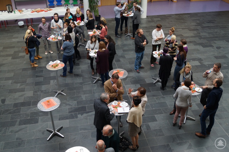 Die neuen Junglehrerinnen und Junglehrer hatten nach interessanten Informationen über den Landkreis Freyung-Grafenau die Gelegenheit, sich in lockerer Atmosphäre auszutauschen und schulübergreifend kennenzulernen.