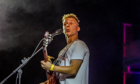 BEPPO CALZONE - DER LEBENSLUSTIGE KABARETTIST und COMEDIAN MIT HUMMELN IM HINTERN