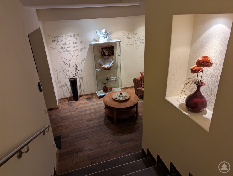 Entspannte Auszeit gefällig? Im Wellnessbereich erholt es sich beim Saunieren, einer Massage oder beim Schwimmen so richtig gut Blick in den Wellness- und Spabereich des Landhotels Postwirt in Rosenau