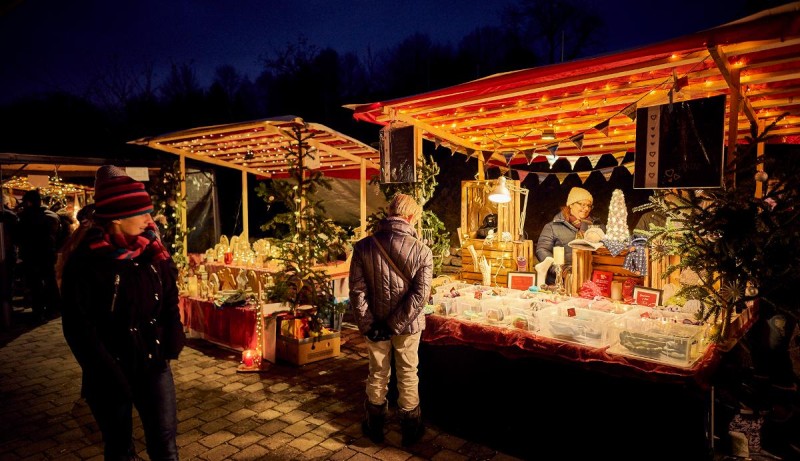 Flyer/Grafik zum Event: Adventsmarkt Oberkreuzberg am So., 30.11.2025 von 16:00 bis 20:00 Uhr