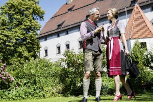 Wecke die Feierlaune in Dir - finde Dein Trachtenoutfit für jeden Anlass!