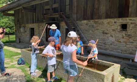Bundes Programm, begeisterte Kinder:  Kindererlebnistag im Freilichtmuseum Finsterau