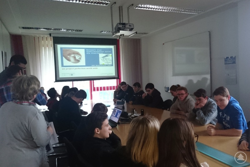 Technisches Wissen ist in der UAS Messtechnik GmbH gefragt, welche die Schüler durch Innovation und Internationalität überzeugte.