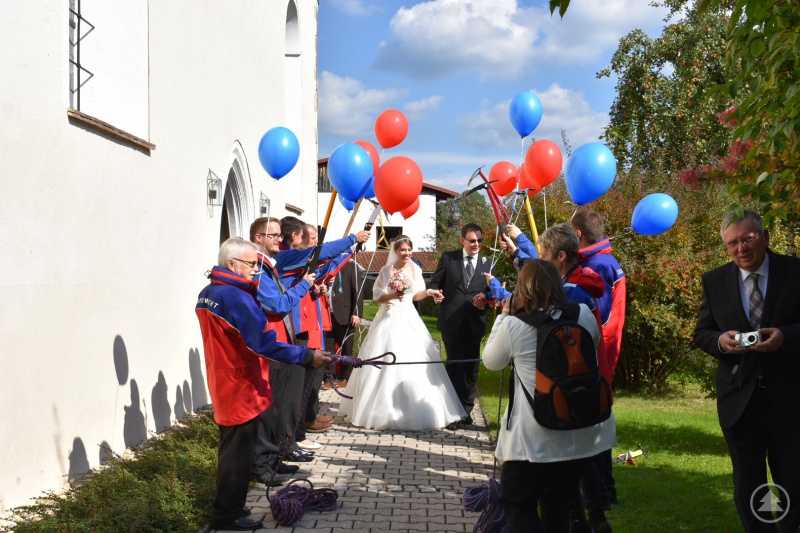 Die Bergretter stehen Spalier