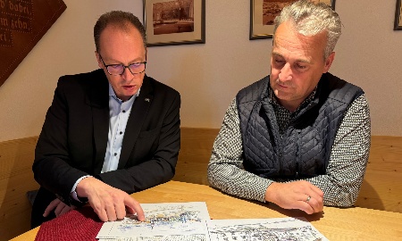 Landtagsabgeordneter Martin Behringer zu Besuch bei Bürgermeister Dirk Rohowski in Zenting Gemeinde präsentiert Projekte