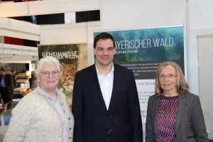 Landkreis präsentiert sich auf der SENIORita in Deggendorf