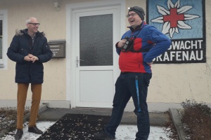 Unerwartete Weihnachtsgaben unterm Grafenauer Bergwacht-Christbaum