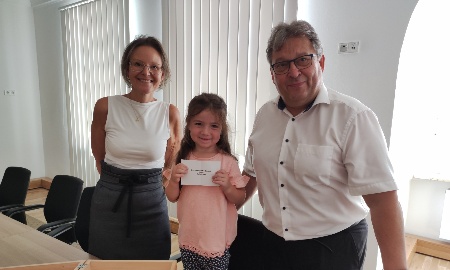 Vier Ausbildungsplätze mit Cent-Beträgen ermöglicht