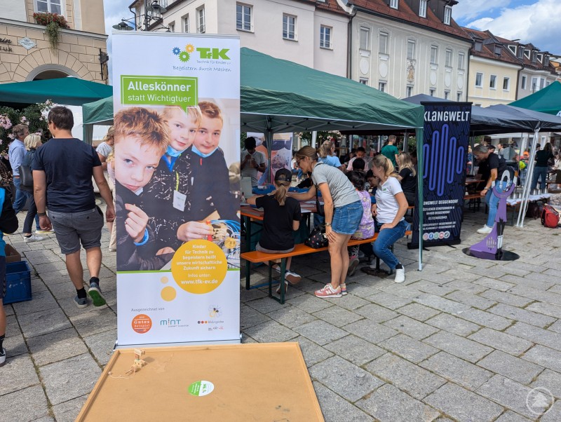 Mitmach-Stände Technik für Kinder e. V. und Klangwelt Deggendorf 