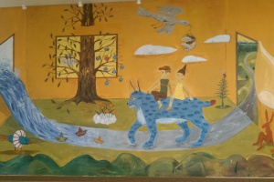 Bücherluchs Luxy verschönert die Kreisbibliothek