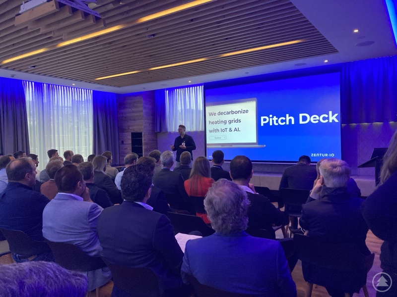 StartUps präsentieren ihre Geschäftsmodelle vor Investoren