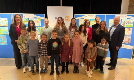 Kreativität für eine bessere Zukunft: Rotary Club Deggendorf prämiert die Gewinner des 7. Kunstmalwettbewerbs