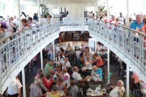 Senioren und Menschen mit Handicap on tour - gemeinsame Donaufahrt mit dem Kristallschiff begeisterte
