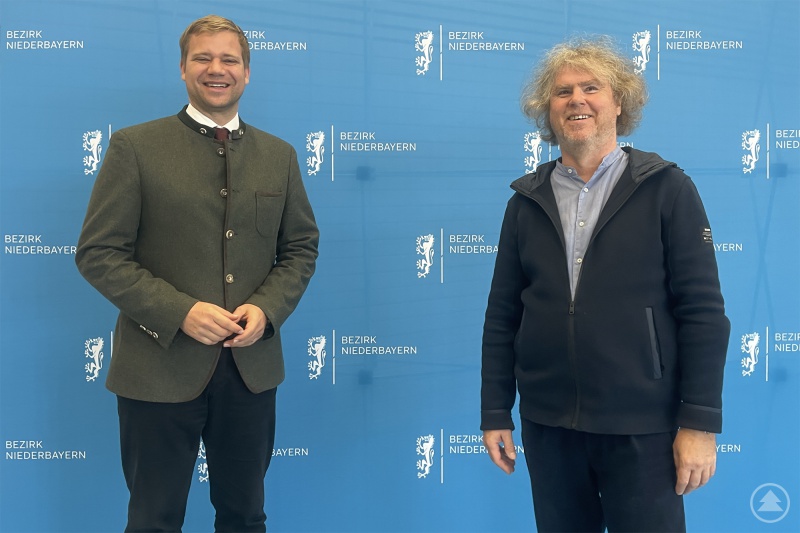 Bezirkstagspräsident Dr. Olaf Heinrich (li.) und Bezirksrat und Markus Scheuermann, Beauftragter für Menschen mit Behinderung