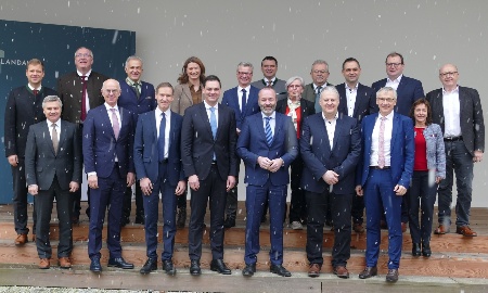 Landräte aus Niederbayern und der Oberpfalz fordern vom Bund Umkehr in der  Migrationspolitik