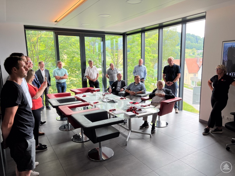 Die interessierten Teilnehmer beim Vortrag der kaufmännischen Leiterin Manuela Seidl.