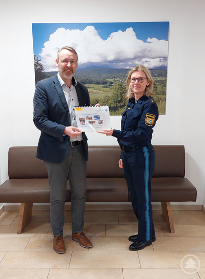 Ungezwungener Austausch zwischen Grainets Bürgermeister Jürgen Schano und der Freyunger PI-Leiterin Ingrid Grötzinger