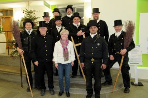 Schornsteinfeger und Landrätin wünschen „einen guten Rutsch ins neue Jahr“