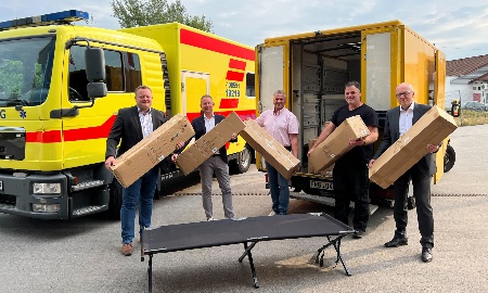 500 Feldbetten für die Ukraine