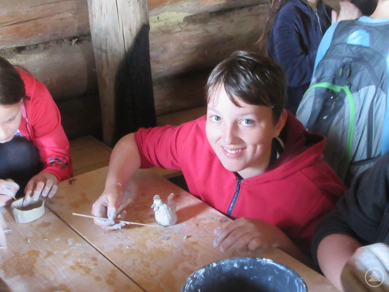 ...und fertigten Kunstwerke aus Ton.