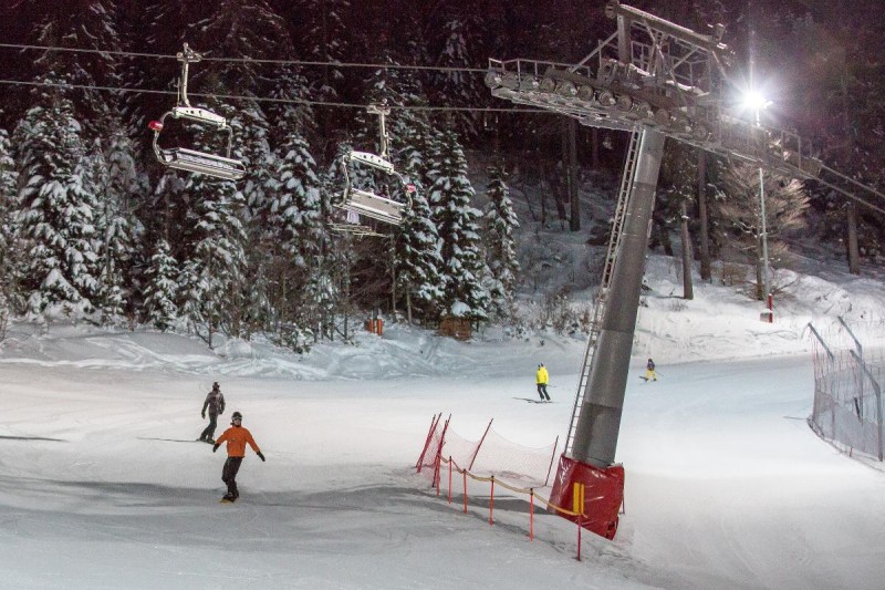 Flyer/Grafik zum Event: Flutlichtskifahren auf dem Gr. Arber am Fr., 02.01.2026 - Sa., 21.03.2026