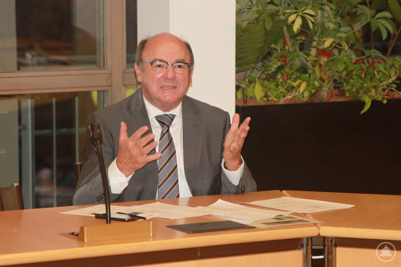 Franz Prebeck, ehemaliger Präsident der Handwerkskammer Niederbayern/Oberpfalz, machte klar, dass im Arbeitskreis längst nicht nur Betriebsbesichtigungen anstehen.