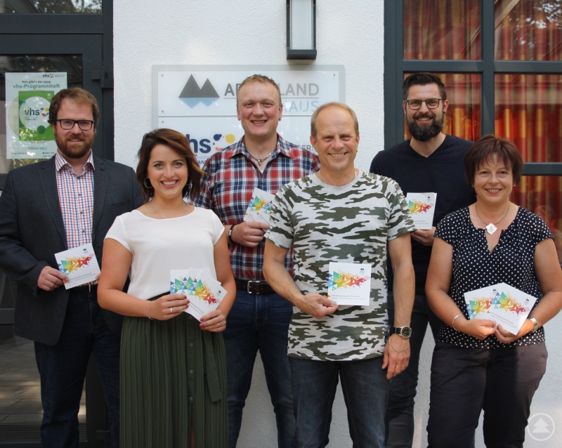 v. l.: Stephan Lang, Maria Schneider, Karl Gürster, Winfried Huy, Dirk Opitz und Ulrike Dausch bei der Eröffnung des Vortragabends.