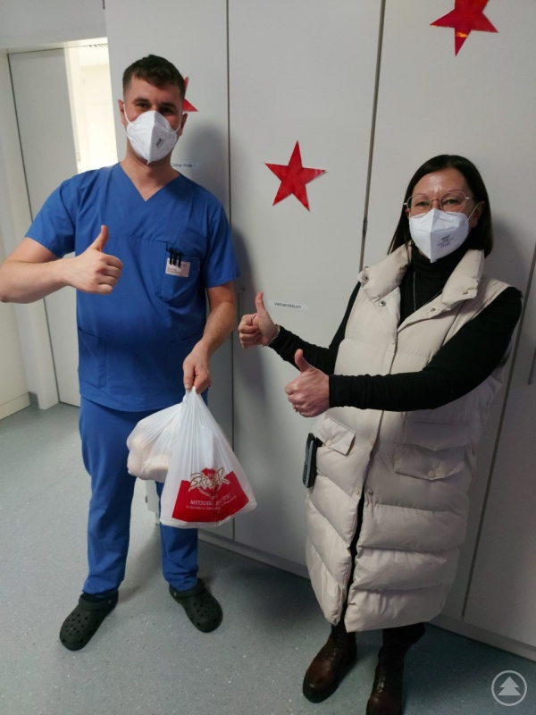 Andreas Weigerstorfer (stv. Stationsleiter Intensivstation Grafenau) und Daniela Kandlbinder (2. Betriebsratsvorsitzende Kliniken Am Goldenen Steig) 