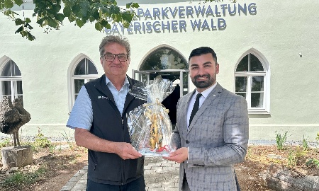 Ein Berliner Bär für den scheidenden Nationalparkchef