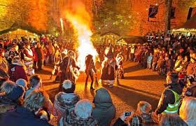 Flyer/Grafik zum Event: Hilgartsberger Burgweihnacht am Sa., 30.11.2024 - So., 01.12.2024 von 14:00 bis 22:00 Uhr