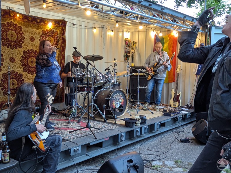 Gypsy Road brachte die Kulturlichtung mit ihrem Hard'n'Heavy Sound zum Kochen Gypsy Road Band aus Passau beim Auftritt in Deggendorf