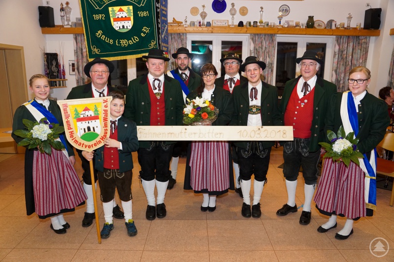 Beim Fahnenmutterbitten am 10. März 2018 erklärte sich Christine Schrank aus Furth bereit für dem Musik- u. Heimatverein Haus i. Wald e.V. als zukünftige Fahnenmutter zu wirken.