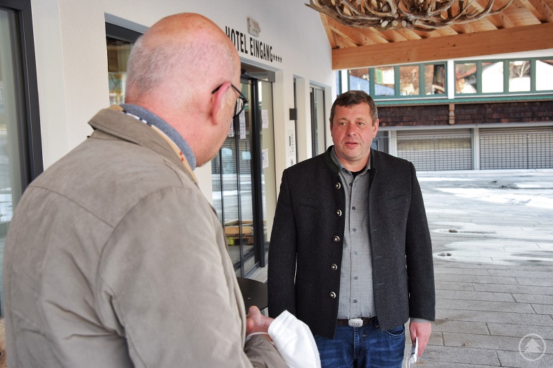 MdL Manfred Eibl im Gespräch mit Franz Adam.