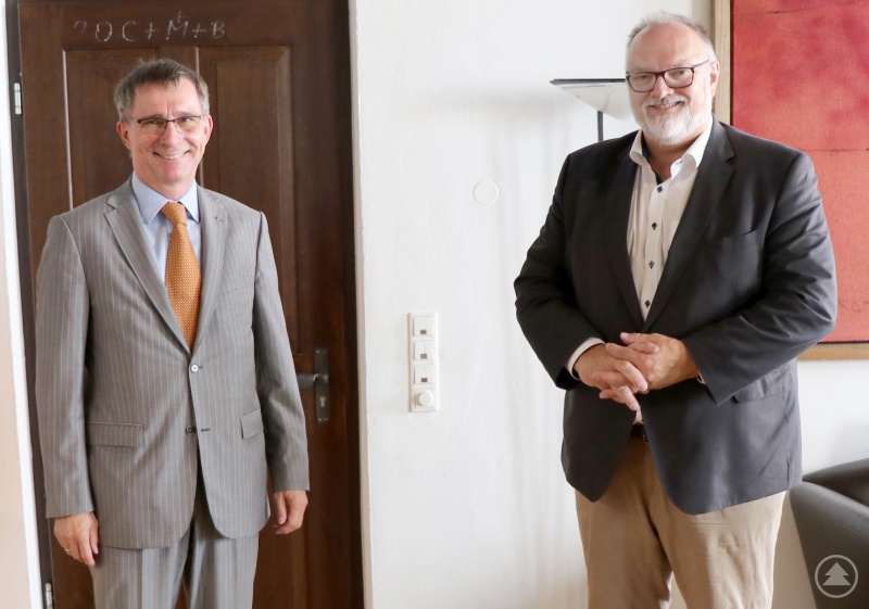 v. l.: Dr. Stephan Prechtl, Oberbürgermeister Jürgen Dupper