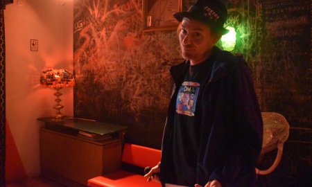 Pub Quiz im Deggendorfer Café Holler: Quizmaster Joe ließ die Köpfe rauchen