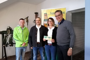 Die Gewinnübergabe des Partypakets 2019 mit der Brauerei Bucher Bräu