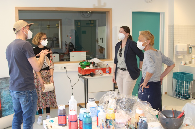 (v.li.) Daniel Pauli und Monika Gutsmiedl (Caritas), Simone Scherz (Förderverein) und Irmi Köck.