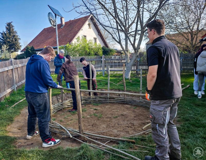 Erstmals halfen Schüler einer Nationalpark-Schule ein Projekt für einen Nationalpark-Kindergarten, in diesem Fall in Neudorf, umzusetzen.