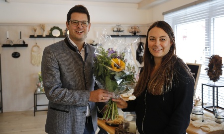 Laden? Ja, das geht! - „hoiz.deko.liebe“ hat sich in Schönberg gegen den Trend vergrößert