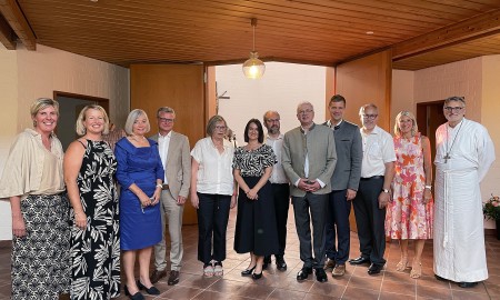 Mit Würde und Nächstenliebe Menschen in den Tod begleiten