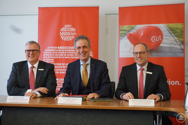 v.l.: Vorstandsvorsitzender Stefan Proßer, Präsident Dr. Ulrich Netzer und Vorstandsmitglied Dietmar Attenbrunner