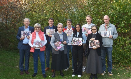 Ein Kalender für den guten Zweck: „Hilfe macht Mut“