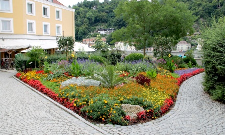 Platz am Paulusbogen heißt nun Tencalla-Garten