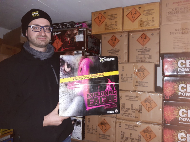 Steinbauer zeigt mit diesem Verbundfeuerwerk ein Highlight seiner Silvesterangebote