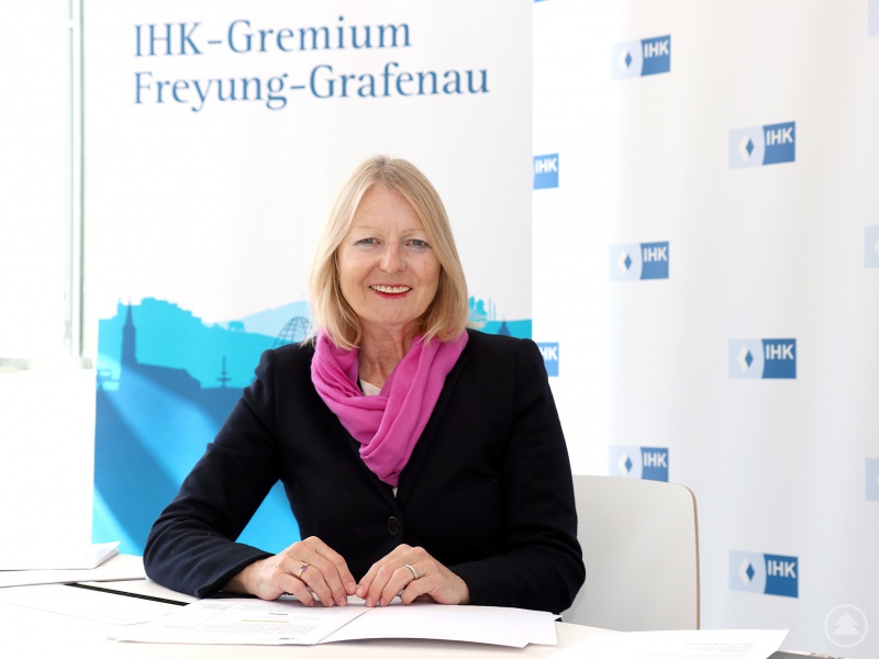 IHK-Vizepräsidentin Elisabeth Hintermann leitete die Sitzung des IHK-Gremiums Freyung-Grafenau.