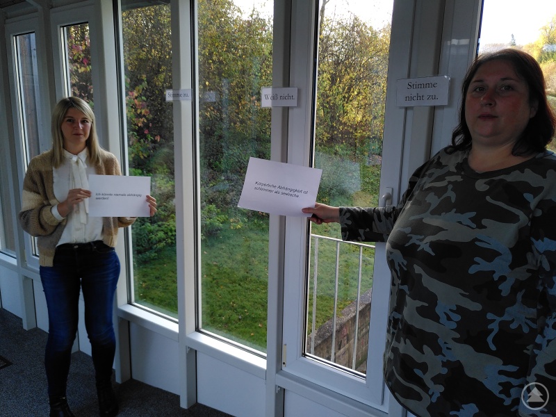 Caritas: Anna Neumair und Verena Kurz sind Ansprechpartner beim FreD-Training.